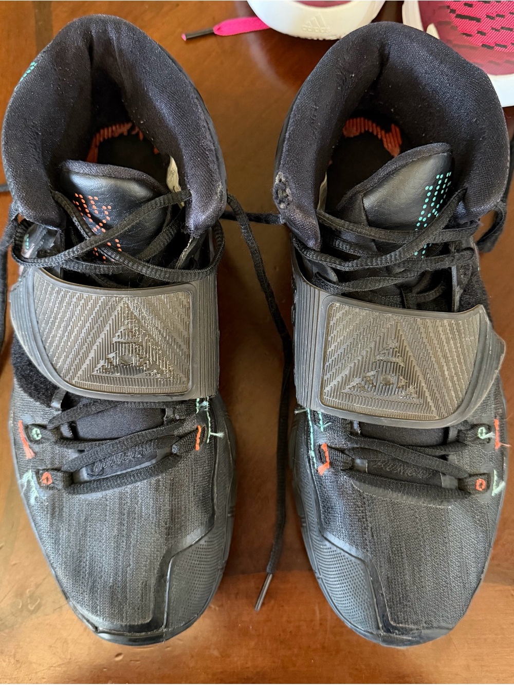 Nike Kyrie’s - Picture 2 of 2